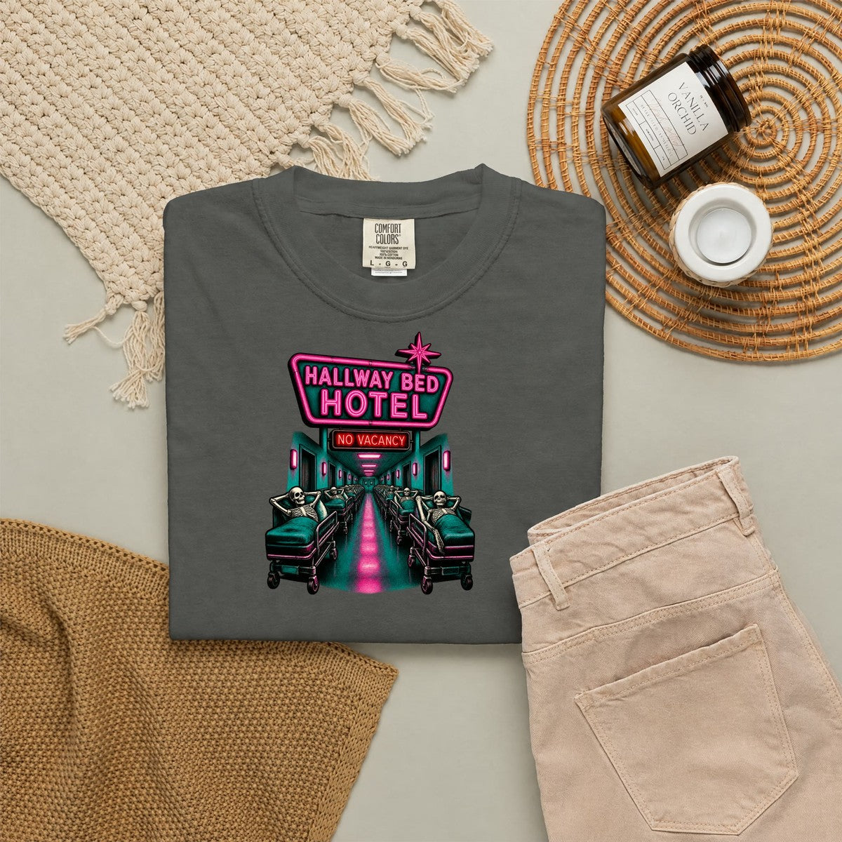 Hallway Bed Hotel No Vacancy Skeleton ER Nurse Comfort Colors T-Shirt folded