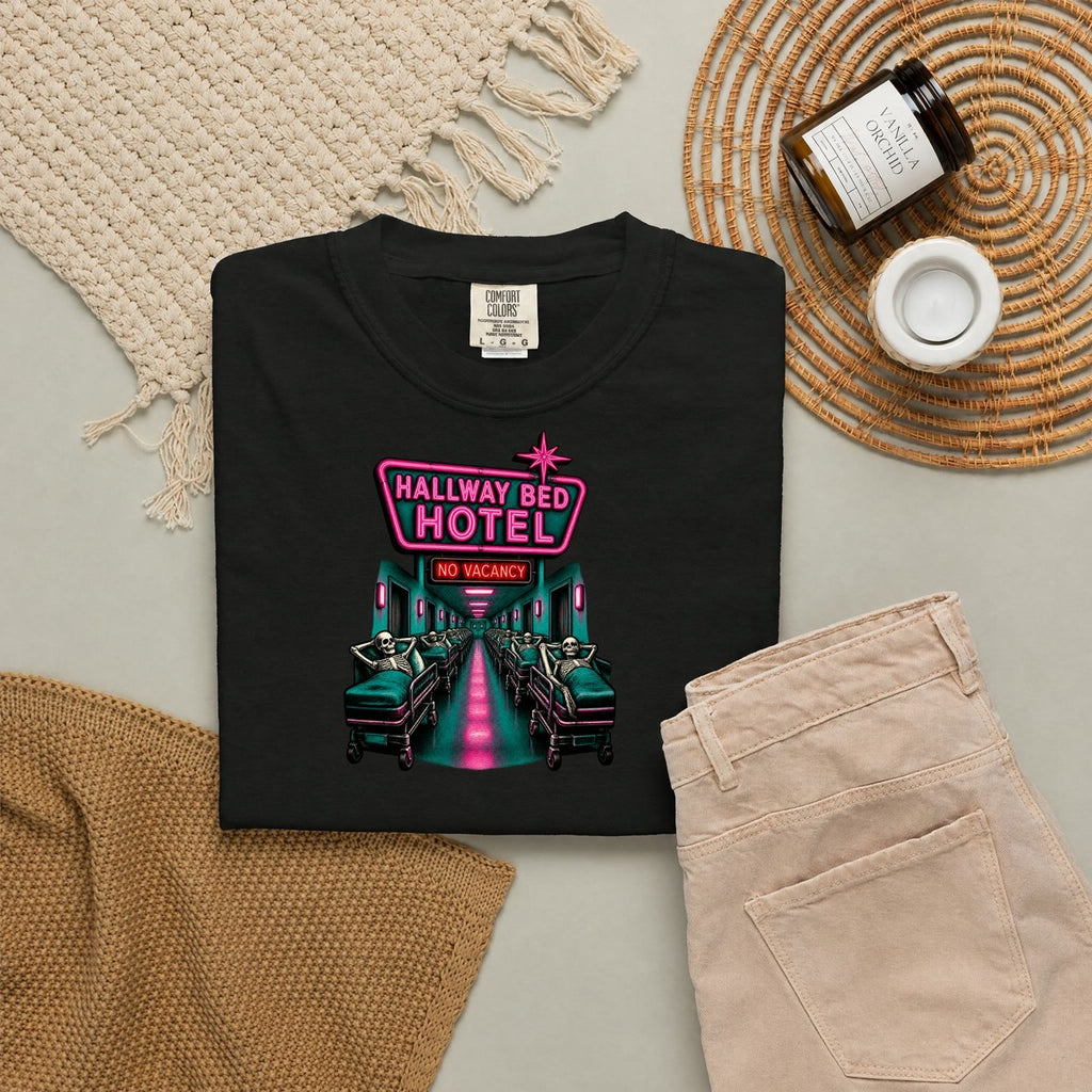 Hallway Bed Hotel No Vacancy Skeleton ER Nurse Comfort Colors T-Shirt folded