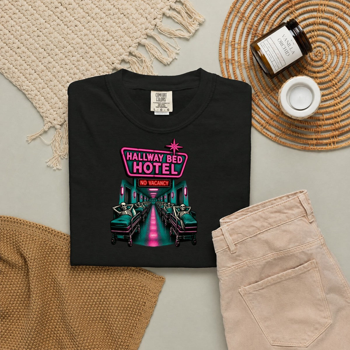 Hallway Bed Hotel No Vacancy Skeleton ER Nurse Comfort Colors T-Shirt folded